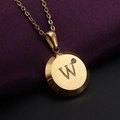 Collar de acero inoxidable dorado con colgante letra W y piedra de circón - Dorado W