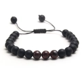 Bracelet ajustable pour hommes en perles de pierre noire mate avec accents en œil de tigre - Rouge et Noir Mat
