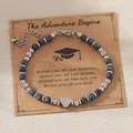 Bracelet en perles de lapis bleu avec breloque cœur en argent gravée lettre K sur carte - Lettre K