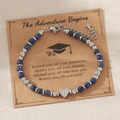 Bracelet de graduation en perles bleues avec breloque cœur lettre P sur carte cadeau - Lettre P