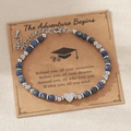 Bracelet perles bleues avec breloque cœur lettre U sur carte cadeau de remise de diplôme - Lettre U