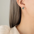Boucles d'oreilles rétro en acier inoxydable avec zircon vert ovale et finition argent - Couleur Argent Zircon Vert