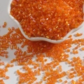 Perles de verre orange AB 2mm pour bijoux DIY et broderie sur une assiette blanche - 2mm 450g/Paquet / Rouge Orangé