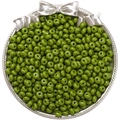 Perles plates en verre vert olive 5mm pour bijoux DIY disposées sur un plateau argent - 10g/Paquet (env. 60 pièces) / Vert Herbe