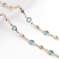 Chaîne en cuivre doré avec cristaux bleu clair et transparents sertis pour bijoux - 50cm/Paquet / Bleu lac