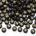 Perles en acrylique noir avec lettre N dorée pour bijoux faits main et bracelets - Lettre N / 4x7mm (50 Pièces/Paquet) / Noir avec texte doré