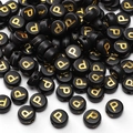 Perles rondes plates en acrylique noir avec lettre P dorée pour bijoux DIY - Lettre P / 4x7mm (50 Pièces/Paquet) / Noir avec texte doré