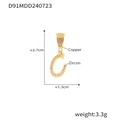 Ciondolo a lettera C in rame placcato oro 18k con zirconi e design corsivo chic - Lettera C