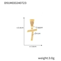Ciondolo a croce in rame placcato oro 18k con zirconi micro-intarsiati scintillanti - Lettera T