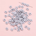 Perline a forma di fiore in acrilico bianco con lettere nere per gioielli fai-da-te - Perlina Alfabeto Fiore di Prugno (BSD755) / 100 Pezzi/Confezione (10mm) / Bianco con Lettere Nere