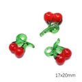 Drei handgefertigte Kirsch-Anhänger aus Glas mit roten Früchten und grünen Blättern - Kirsche / 17x20mm (1 Stück/Packung)