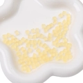 Hellgelbe 5mm gefrostete Glaswürfelperlen mit Mittelloch für DIY-Schmuckherstellung - 11g/Packung (ca. 50 Stk., 5x5mm) / Beige