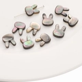 Cuentas de conejo de nácar negro natural con brillo arcoíris para joyas DIY - Cabeza de Conejo (Agujero Vertical) / 10x12mm (1 Pieza/Paquete) / Concha Negra