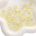 Perles fleurs de cerisier 3D jaune pâle dans un plateau blanc pour bijoux DIY - 11mm / Lot de 10 / Dégradé Jaune