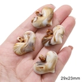 Pendentifs cœur en acrylique marbre marron et beige dans la paume pour voir la taille - Style Grand Cœur (#04) / 29x23mm (10 pièces/paquet)