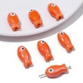 Perline a forma di pesce in ceramica arancione dipinte a mano per gioielli fai-da-te - 2 Pezzi/Confezione (10x19mm) / Rosso Arancio