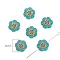 Perline a fiore da 13mm blu chiaro stile barocco con accenti dorati per gioielli - Plum Blossom / Confezione da 45 pezzi (Apertura circa 1,5 mm) / Blu verde