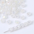 Macro-opname van gefacetteerde witte glazen kralen met AB-coating voor DIY-sieraden - 5x6mm (20 Stuks/Verpakking) / Wit Jade AB