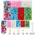 Detail eines DIY-Schmucksets mit bunten Perlen und goldenen Zubehörteilen für Ketten - Glasperlen + Bunte Steinsplitter (Stil #02)
