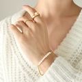 Gouden titanium stalen armband en ring set met witte zoetwaterparels voor dames - Koningin Portret Vierkante Plaat (E362) / Goud