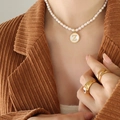 Collana di perle d'acqua dolce con ciondolo lettera Z dorata e anello con pietra preziosa - Lettera Z