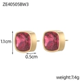 Detailansicht der 18K vergoldeten quadratischen Ohrstecker mit rosa Kristall und Maßen - Rosenroter Quadratischer Zargenfassungs-Stecker (ZE40505BW3)