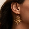 Boucles d'oreilles tournesol vintage plaquées or 18 carats avec design en spirale - Style Spirale Soleil Doré (YE2381B)