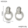 Orecchini ovali intrecciati a doppio strato in acciaio argento, misura 2,5 cm x 1,5 cm - Stile a Doppio Anello con Trama a Rombi Argento (HE1832A)