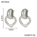 Orecchini a cuore in argento minimalisti con dimensioni di 2,3 cm di altezza e 1,6 cm di larghezza - Stile Ciondolo a Cuore Vuoto Argento (HE1836A)