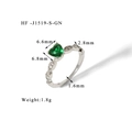 Dettaglio dell'anello a cuore con zircone verde, dimensioni 6,6mm e peso di 1,8g - US 6 / Argento Strass Verde (HF-J1519-S-GN)