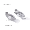 Dettaglio orecchini a foglia d'argento con perla con misure 24,8 mm e 12,5 mm incluse - Stile Texture Foglia (HF-E3530-S) / Argento