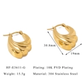Dettaglio degli orecchini in acciaio 304 placcati oro 18K PVD con trama ondulata - 30.8mmx19mm / Stile Texture a Onde Multistrato (HF-E3611-G)
