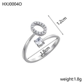 Bague ouverte argentée avec halo ovale en zircone et pierre d'accent unique - Lettre O / Acier