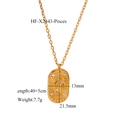 Primer plano del colgante ovalado Piscis con circón blanco en una cadena tipo O - Chapado en oro 18K / Piscis