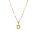 Dettaglio macro del ciondolo a lettera D placcato oro 18K con zirconi brillanti - Stile D (HF-X2493-D) / Oro 18K
