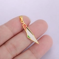 Detailopname van een 18K vergulde kaart van Palestina hanger met emaille kleuren - Enkel Gat / Goud
