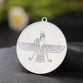 Pendente rotondo con simbolo Faravahar in acciaio inossidabile argento lucido - Color Acciaio