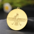 Ciondolo tondo Faravahar placcato oro 18 carati con incisione ad ali persiane - Oro
