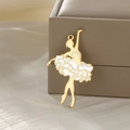 Pendentif ballerine doré avec tutu en émail blanc posé sur un support en velours - Or-Danseuse de Ballet Style 5