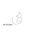 Détail macro du pendentif chat en acier inoxydable mesurant 33 sur 15,3 mm - Silhouette de Chat Assis (Style 2)