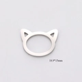 Vista detallada de colgante de orejas de gato plateado de 18,9x15 mm de tamaño - Accesorio de oreja de gato minimalista (Estilo 8)