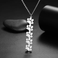 Collana in acciaio lucido con pendente verticale a cinque impronte di zampe di gatto - Color Acciaio - 5 Impronte di Zampa