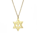 Detail van vergulde hexagram ster hanger met kruis aan een roestvrijstalen ketting - Hexagram & kruis ketting - Goudkleur