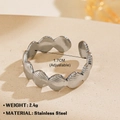 Verstellbarer silberner Edelstahlring mit strukturiertem Muscheldesign für Damen - Stahlschalen-Texturstil (ZN811-058)