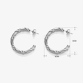 Poliertes silberfarbenes verdrehtes C-förmiges Creolen-Set aus Edelstahl mit 3cm Durchmesser - Verdrehte Textur (449) / Silber