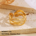 Anello in acciaio inossidabile dorato con motivo a onde e finitura in smalto bianco - Anello Design Irregolare