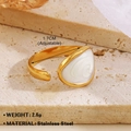 Anello regolabile in acciaio inossidabile dorato con intarsio in smalto bianco marmo - Anello Ovale