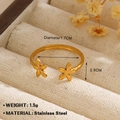 Bague ouverte minimaliste en acier inoxydable doré avec délicats motifs de fleurs - Or (ZN1149-1080)
