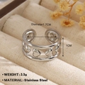Bague ouverte minimaliste en acier inoxydable argenté avec motif de cœur évidé - Couleur Acier (ZN1149-1091-1)