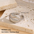 Lip-shaped open ring in silver stainless steel with vertical texture and 1.7cm diameter - Steel Lip Shaped Style (973)